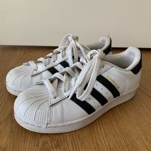 Adidas superstars